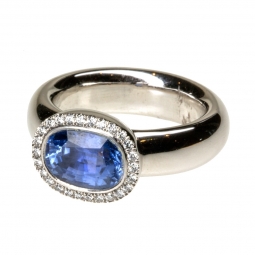 CRÉATION SEILER<br />
Ring - Weissgold<br />
Saphir/Diamanten