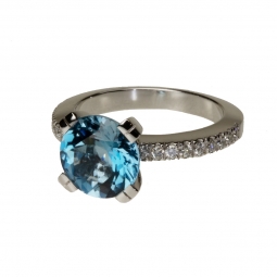 CRÉATION SEILER<br />
Ring - Weissgold<br />
Aquamarin/Diamanten